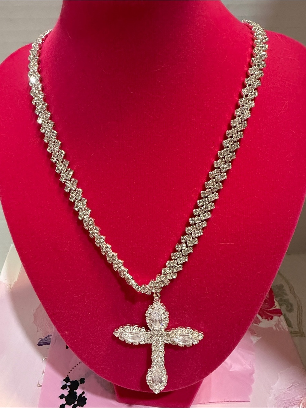 Dazzling Silver Crystal Cross Pendant Necklace - Women Jewelry